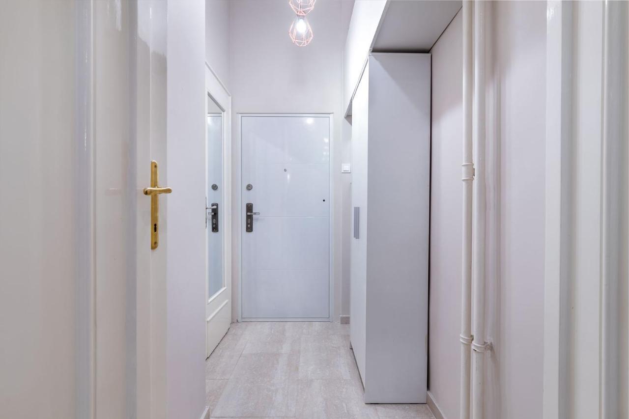 Economy Downtown Design Apartments - Free Parking - Balcony - Super Puplic Transport - Ac بودابست المظهر الخارجي الصورة